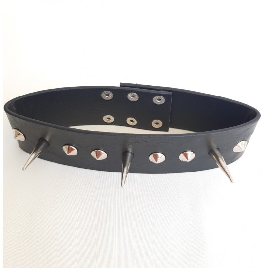 Diken ve Zımba Detaylı Gotik Choker