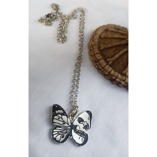 BLACK SKULL BUTTERFLY KOLYE