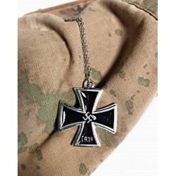 Swastika Cross Siyah Mineli Eskitme Kolye