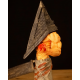 Silent Hill 2 Pyramid Head Büst - Piramit Kafa 30 CM Silent Hill 2 Pyramid Head Büst - Piramit Kafa 30 CM