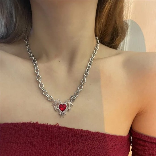 DÜKKAN DESİGN TAŞLI GOTİK KALP KOLYE DÜKKAN DESİGN TAŞLI GOTİK KALP KOLYE