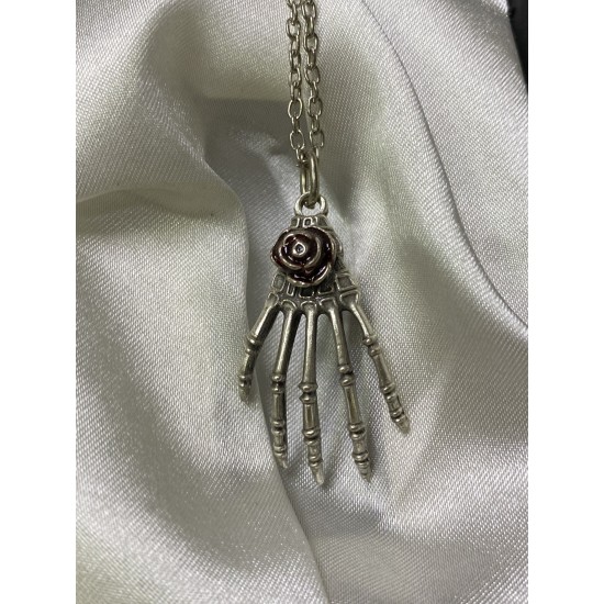 DÜKKAN DESİGN Gotik Gül Detaylı El Kolye DÜKKAN DESİGN Gotik Gül Detaylı El Kolye