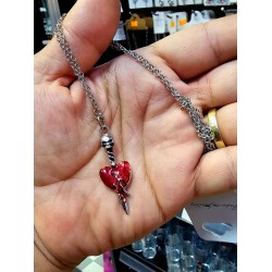 DÜKKAN DESİGNMini Stabbed Heart Kuru Kafa Detaylı Kolye