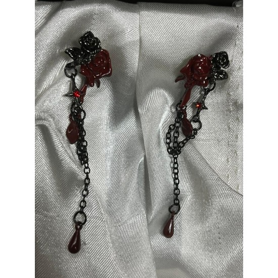DÜKKAN DESİGN SALLANTILI GOTİK GÜL KÜPE DÜKKAN DESİGN SALLANTILI GOTİK GÜL KÜPE
