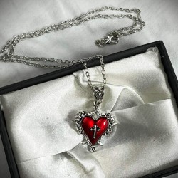 DÜKKAN DESİGN HAÇLI GOTİK KIRMIZI KALP KOLYE