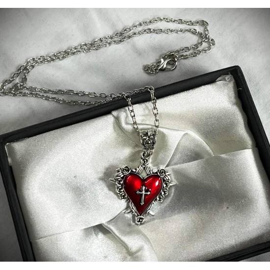 DÜKKAN DESİGN HAÇLI GOTİK KIRMIZI KALP KOLYE