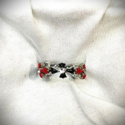 DÜKKAN DESİGN TAŞLI KIRMIZI SİYAH HAÇ SARMALI YÜZÜK