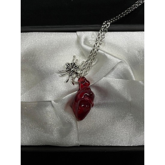 DÜKKAN DESİGN ANATOMİK CAM KALP VE ÖRÜMCEK KOLYE