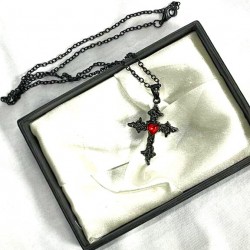 DÜKKAN DESİGN İŞELEMELİ SİYAH GOTİK HAÇ KOLYE