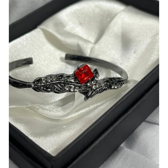 DÜKKAN DESİGN LOVE and DEEP SPACE RED STONE  BİLEKİLK
