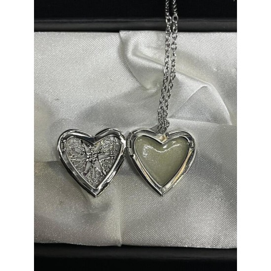 DÜKKAN DESİGN UÇAN KALP FOSFORLU FOTOĞRAF KOLYESİ