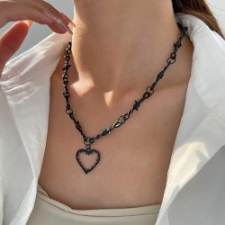 DÜKKAN DESİGN DİKENLİ KALP VE ZİNCİR GOTİK KOLYE