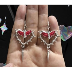 DÜKKAN DESİGN DİKENLİ KALP KIRMIZI KELEBEK KÜPE