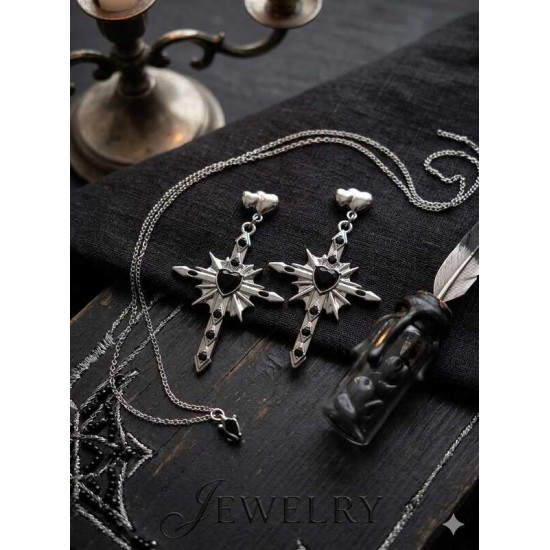 DÜKKAN DESİGN KALPLİ GOTİK HAÇ KÜPE