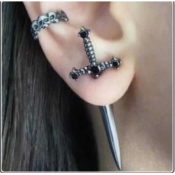 DÜKKAN DESİGN '2ADET PİERCİNG MODELİ VİDALI KILIÇ KÜPE