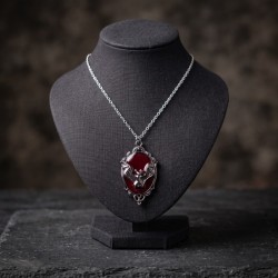DÜKKAN DESİGN BORDO YARASA DESENLİ VAMP TABLO KOLYE