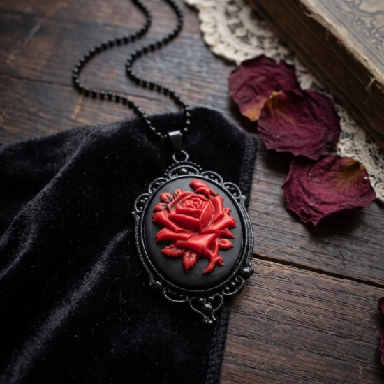 DÜKKAN DESİGN RED ROSE RELİC KABARTMA GÜL KOLYE